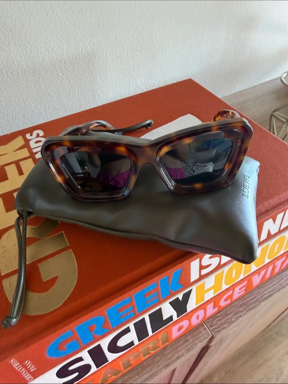 Loewe Tortoiseshell Cat-Eye Sunglasses - Brown NEW